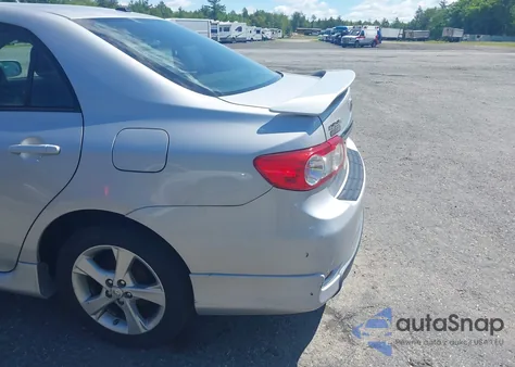 2012 Toyota Corolla S z USA, uszkodzony, nr VIN 2T1BU4EE1CC802799